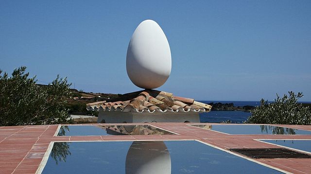 Salvador Dali, Egg